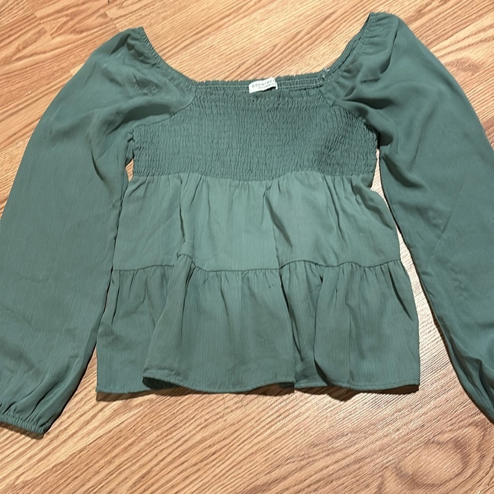 Paper Crane long sleeve hunter green adorable shirt- long sleeve size small